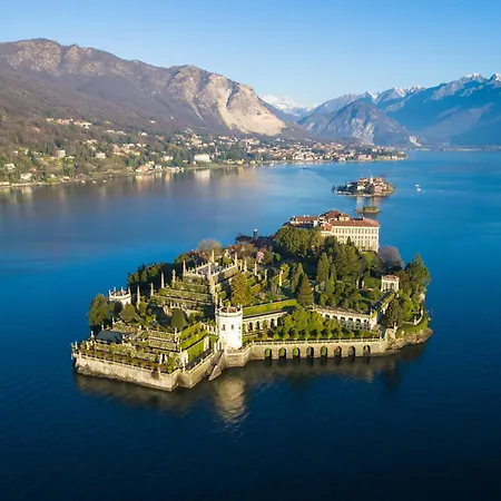 Isa Center - Leonardo Accademy - Mxp - Lakes Sesto Calende Exterior photo